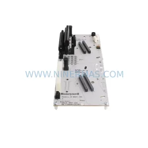Honeywell 51308365-175 CC-TAIX11 Thermocouple Input Module detail view 2