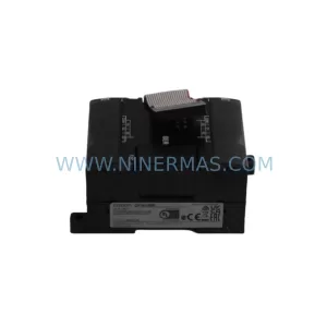 OMRON CP1W-8ER Output Module detail view 2