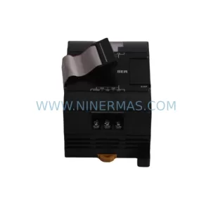 OMRON CP1W-8ER Output Module detail view 3