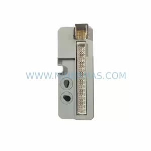 ABB DI818 3BSE069052R1 Digital Input Module detail view 2