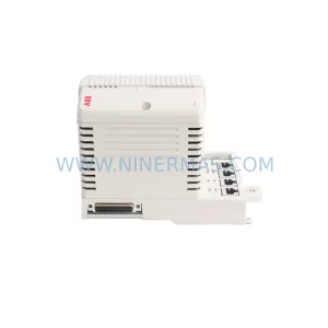 ABB PM860K01 3BSE018100R1 Processor Module detail view 2